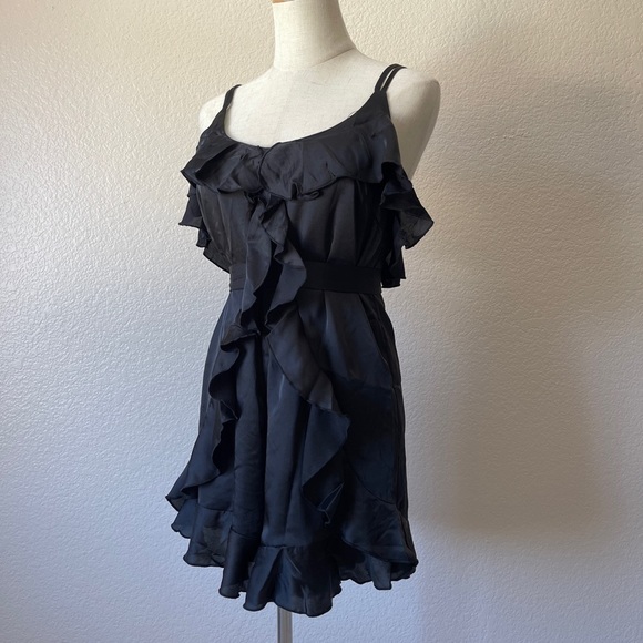 BIN#27 - SOLARIS STYLE Women’s Small Black Ruffle Details Mini Romper - Picture 3 of 5
